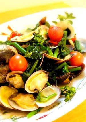 A picture of The Colors of Spring Sublime Sake-Steamed Manila Clams.