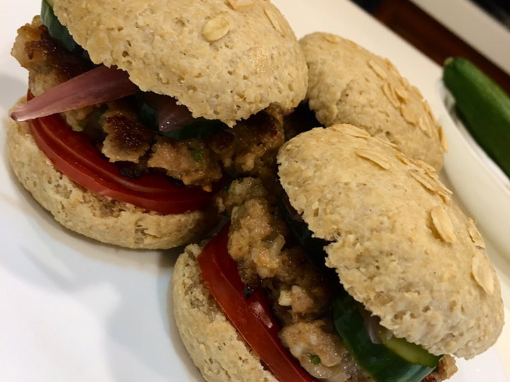  Cara praktis memasak Homemade oat burger (patty,pickles) Thai flavor yang menggugah selera