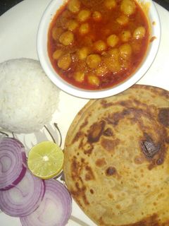 લચ્છા પરાઠા (lachha paratha recipe in Gujarati) રેસીપી મુખ્ય ફોટો