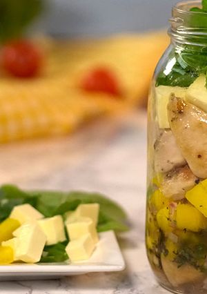 Una foto de Ensalada en frascopara llevar 🤤