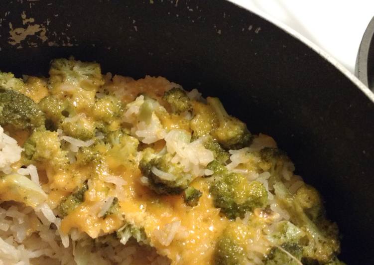 Steps to Make Tasty Cheesy Jasmine Rice with Broccoli