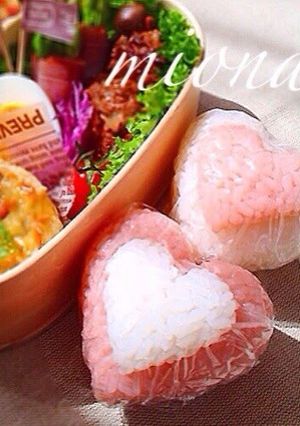 A picture of Adult Character Bento Double Heart Bento For Valentine's Day.