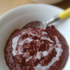 A picture of Vickys Red Velvet Porridge Oats, GF DF EF SF NF.