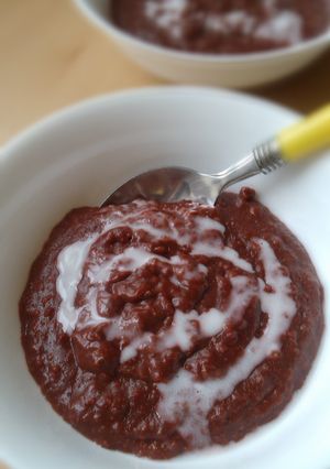A picture of Vickys Red Velvet Porridge Oats, GF DF EF SF NF.