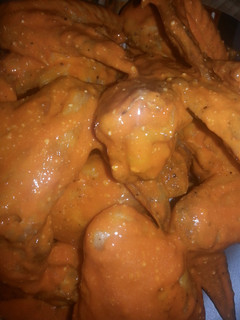 A picture of Parmesan Hot Wings.