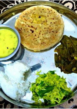 A picture of Gujarati Dinner.