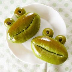 Matcha and Ama-Natto Frog Shaped Buns A picture of Matcha and Ama-Natto Frog Shaped Buns.