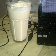 A picture of Banana smoothie.