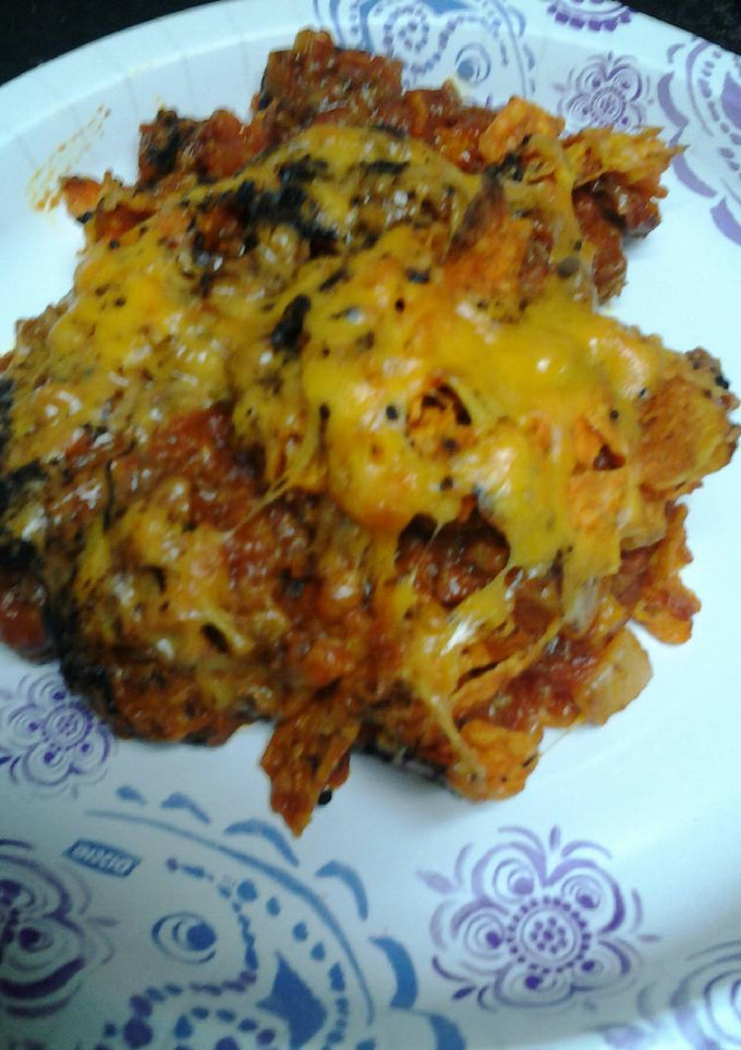 A picture of Doritos and chili casserole.