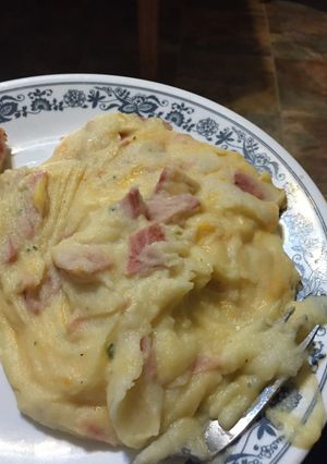 A picture of Bacon And Cheese Mashed Potatoes.