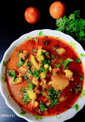गोभी आलू (Gobhi aloo recipe in Hindi) रेसिपी मुख्य फोटो