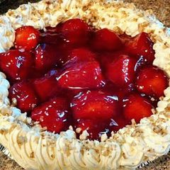 A picture of The No bake Strawberry Cream Pie.