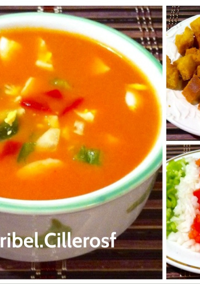 Una foto de Gazpacho típico Andaluz a mi manera