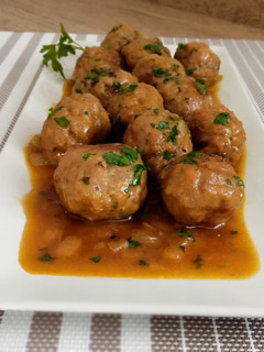 Una foto de Albóndigas en salsa de naranja