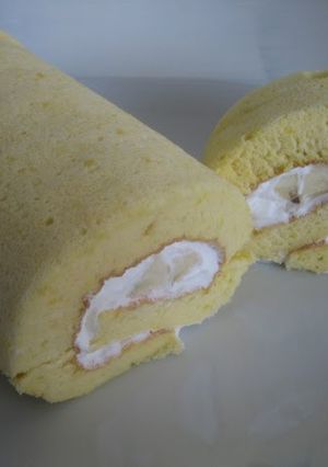 A picture of Toaster Oven Roll Cake.