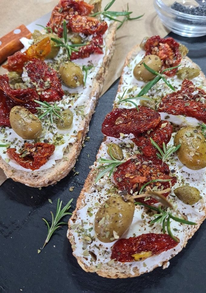 Una foto de Bruschettas Mediterráneas