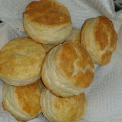 A picture of Mom's Best Biscuits.