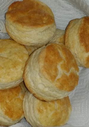 A picture of Mom's Best Biscuits.