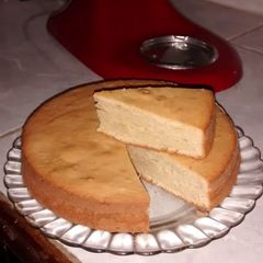 A picture of Dampi's super soft 2 egg cake.
