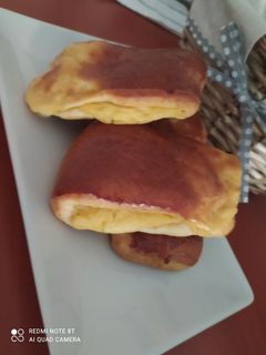 Una foto de Brioche con crema pastelera