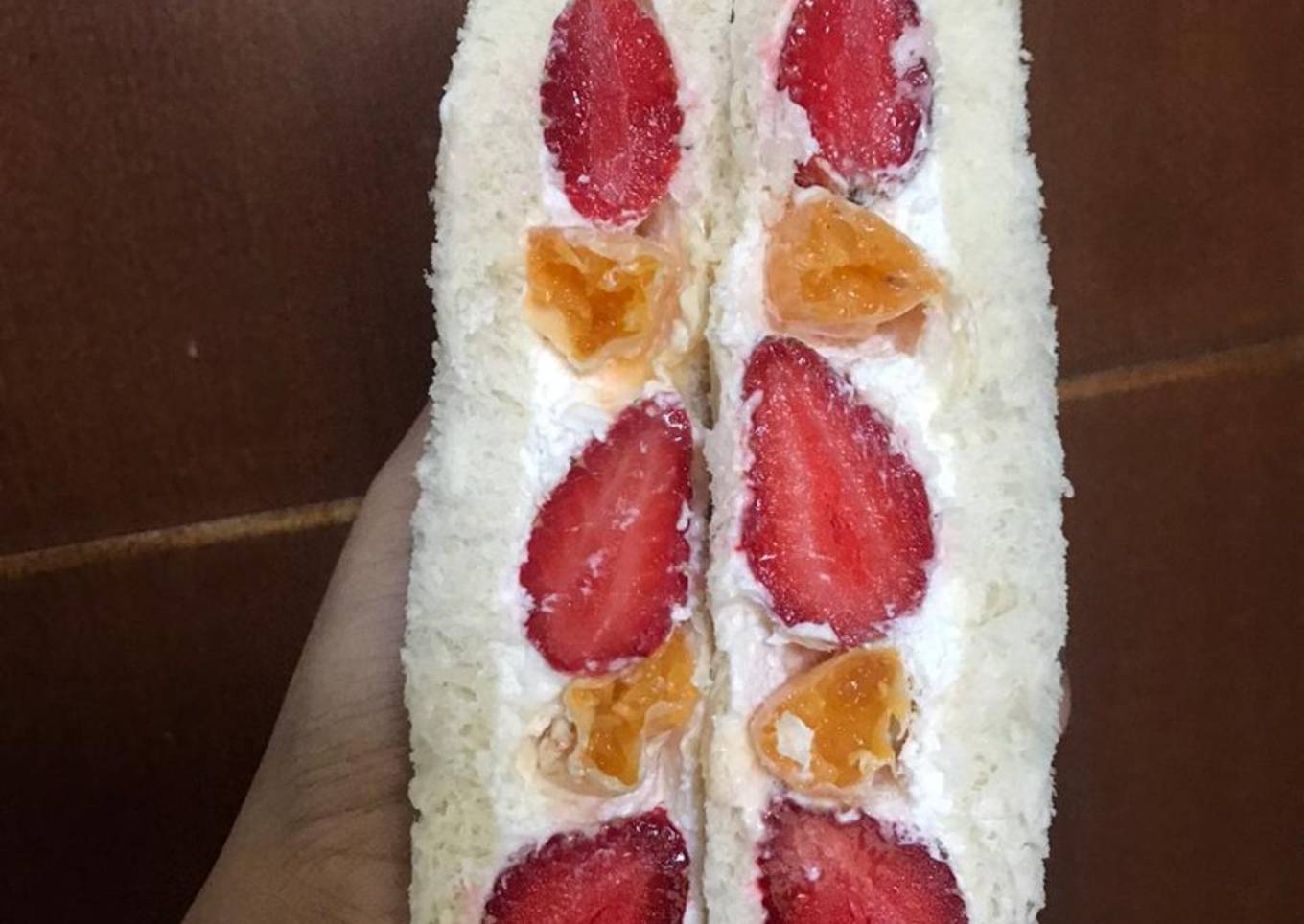 Fruit Sando フルーツサンド (Japanese Fruit Sandwich) / Sandwich Buah