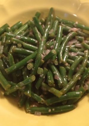 A picture of Green Beans In Garlic And Shallot Butter.