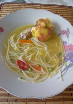 Una foto de Sopita de cuellitos de pollo