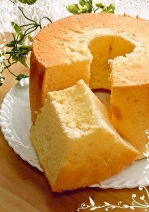 A picture of Fluffy Plain Chiffon Cake.