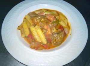 Una foto de Guiso de Fideos (Mostacholes con Carne)