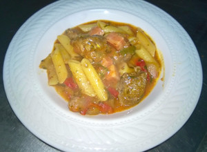Una foto de Guiso de Fideos (Mostacholes con Carne)