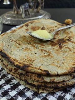 बाजरे की रोटी (Bajre ki roti recipe in Hindi) रेसिपी मुख्य फोटो