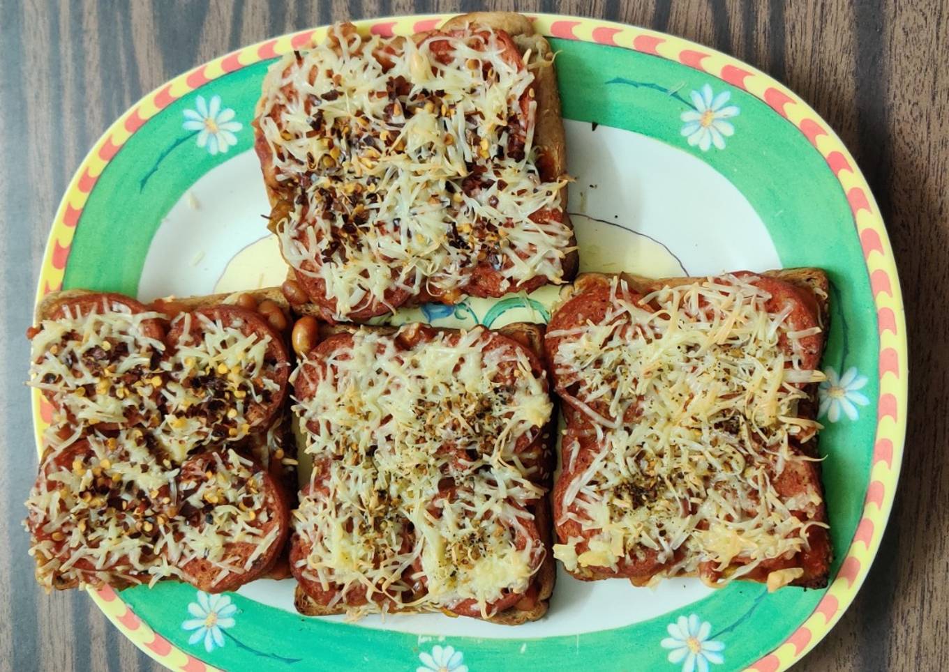Baked Beans & Pepperoni Chilli Cheese Toast
