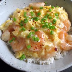 Garlic Chilli Prawns & Egg Rice Bowl A picture of Garlic Chilli Prawns & Egg Rice Bowl.