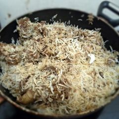 A picture of Chicken biryani.