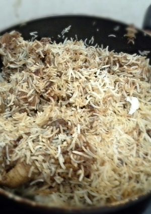 A picture of Chicken biryani.