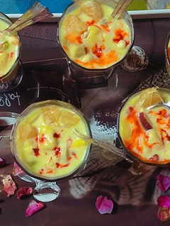 यम्मी फ्रूट कस्टर्ड (yummy fruit custard recipe in Hindi) रेसिपी मुख्य फोटो
