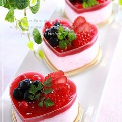 A picture of Tiramisu-style Strawberry Mousse.