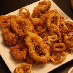 A picture of Deep fried calamari!.