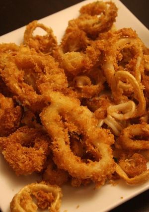 A picture of Deep fried calamari!.