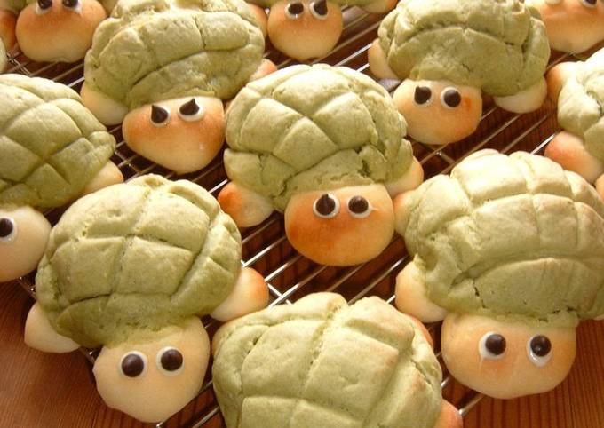 So Cute! Turtle-Shaped Melon Bread