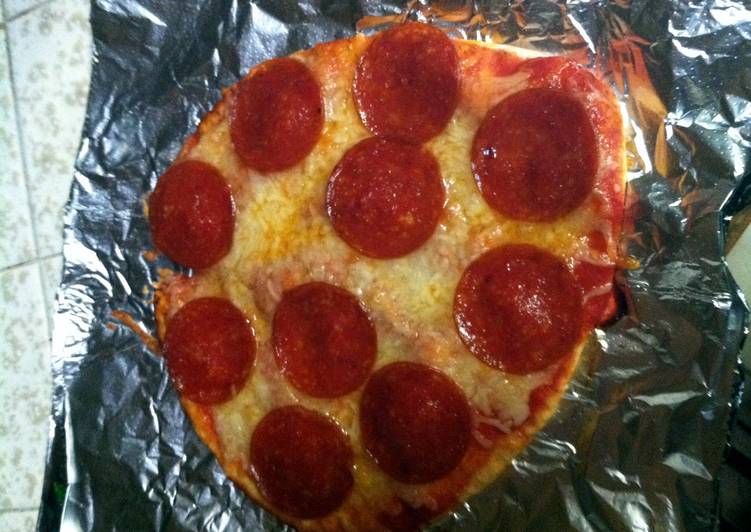 How to Make Speedy Easy Pepperoni Pizza