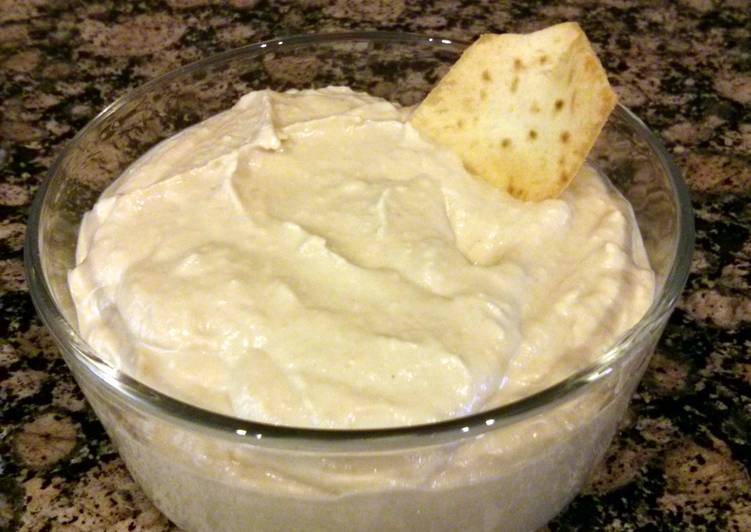 How to Make Super Quick Homemade Hummus