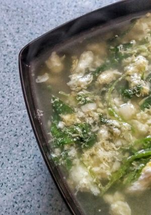 A picture of Spinach and Eggs Soup.