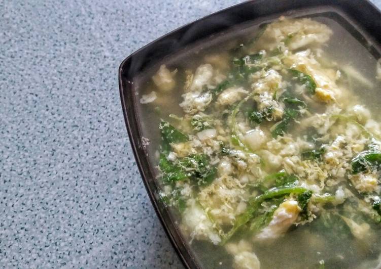 Spinach and Eggs Soup