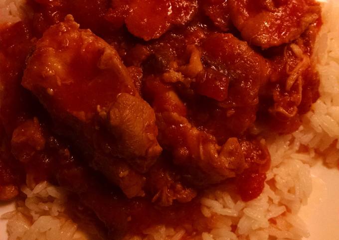 Chicken with bacon tomato sauce