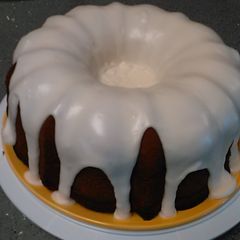A picture of Lemon pound cake.