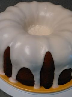 A picture of Lemon pound cake.