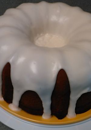 A picture of Lemon pound cake.