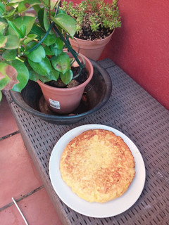 Una foto de Tortilla de patatas fritas de bolsa🥚