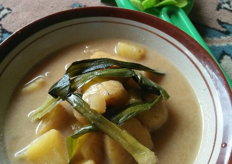 Kolak pisang ubi singkong